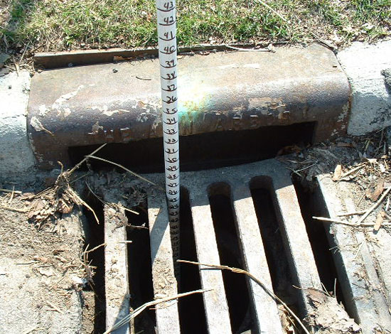 Catch Basin Filter Sock by New Pig Prevent Debris Sediment and Other contaminants from Entering Storm drains and sewers While Allowing Water to Pass Through Blue 5’ L 